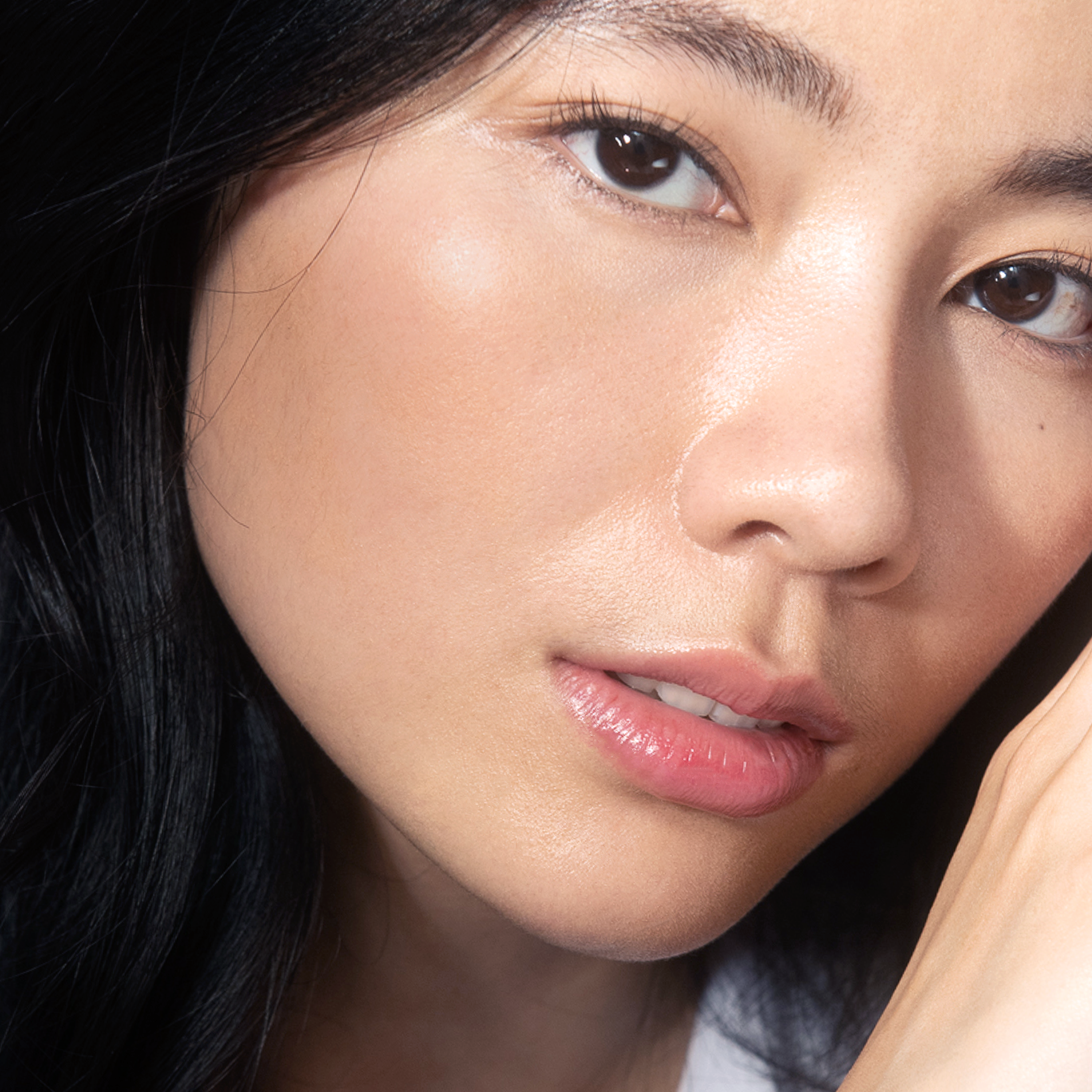 How Monsoon Humidity Affects Skin: Issues & Care Tips