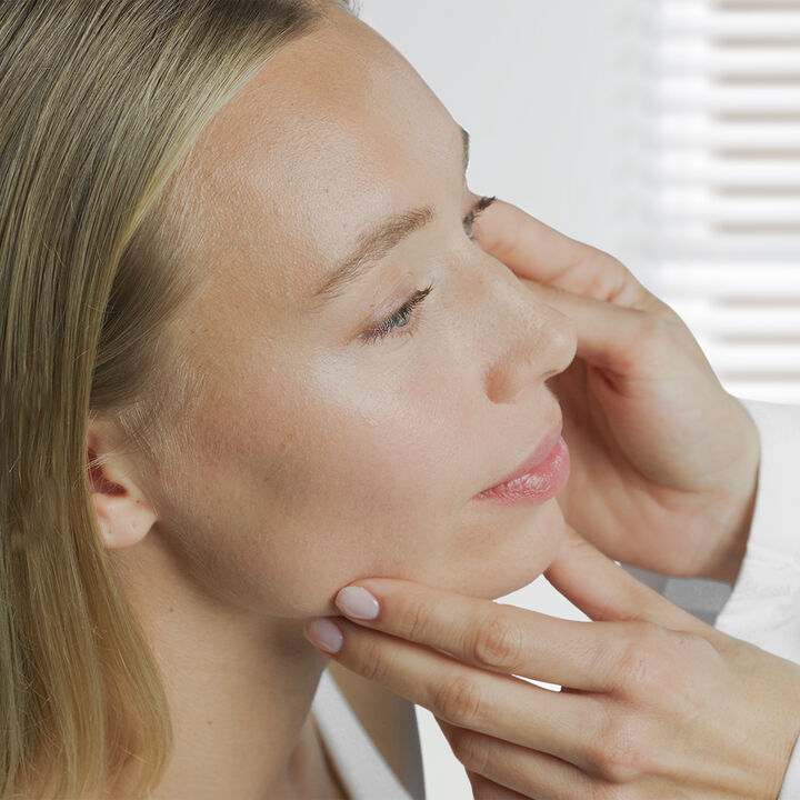 What does dry or dehydrated skin look like & how to address it